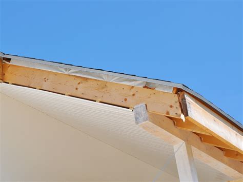 putting fascia on a house